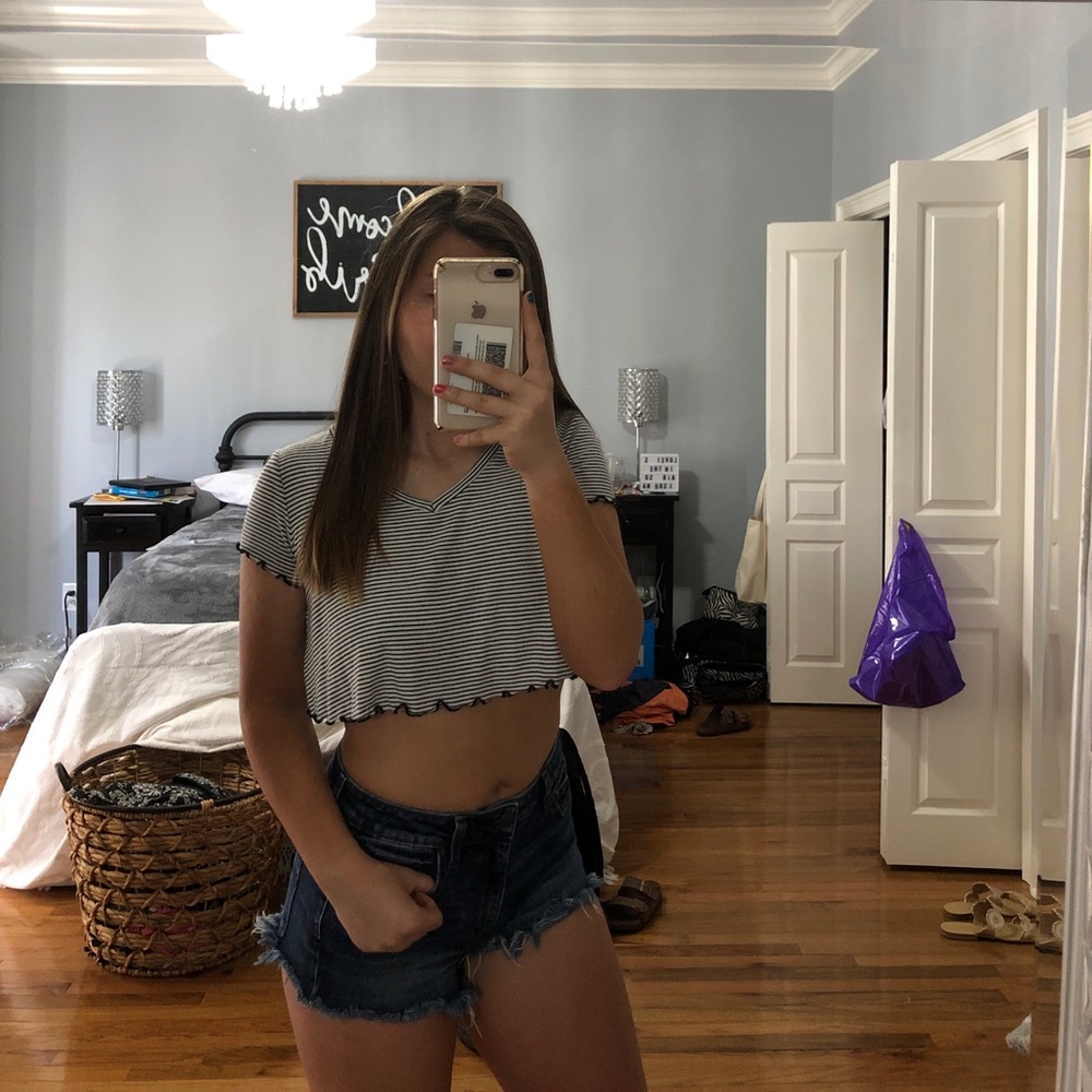 black and white stripped crop top